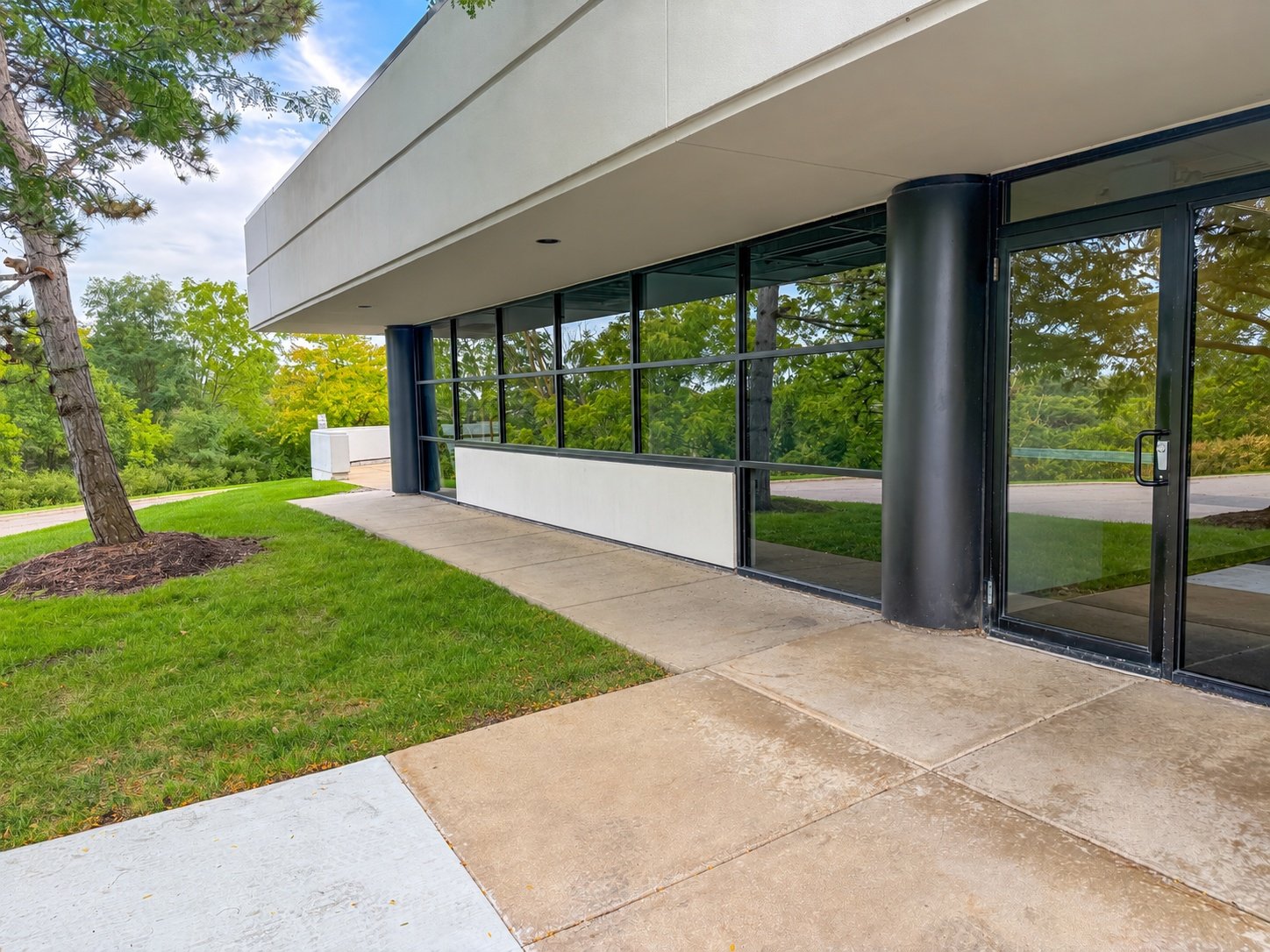 The HobanPT building at 2350 Green Road, Ann Arbor
